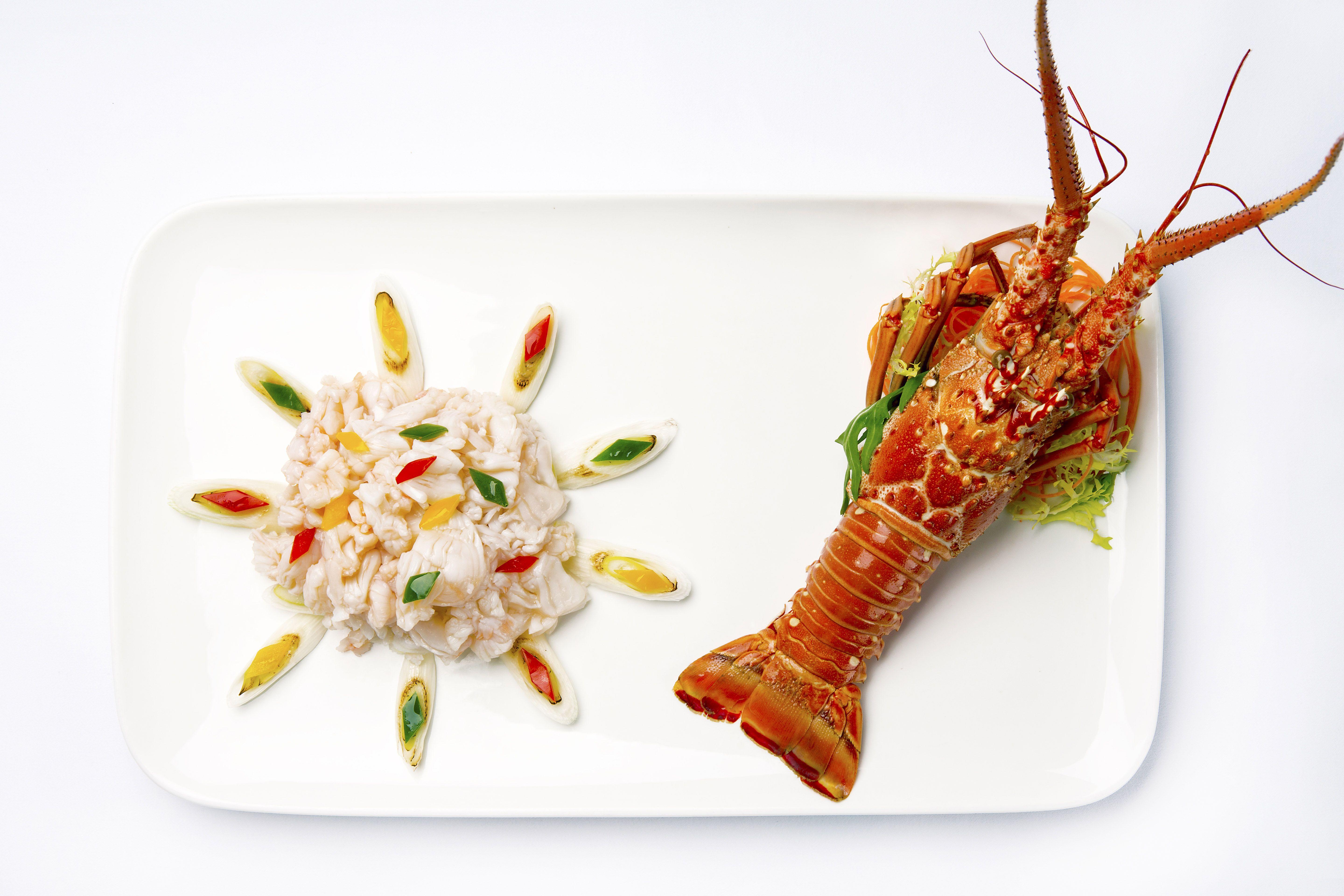 Hong Kong Gold Coast Hotel Kültér fotó A lobster prepared for consumption