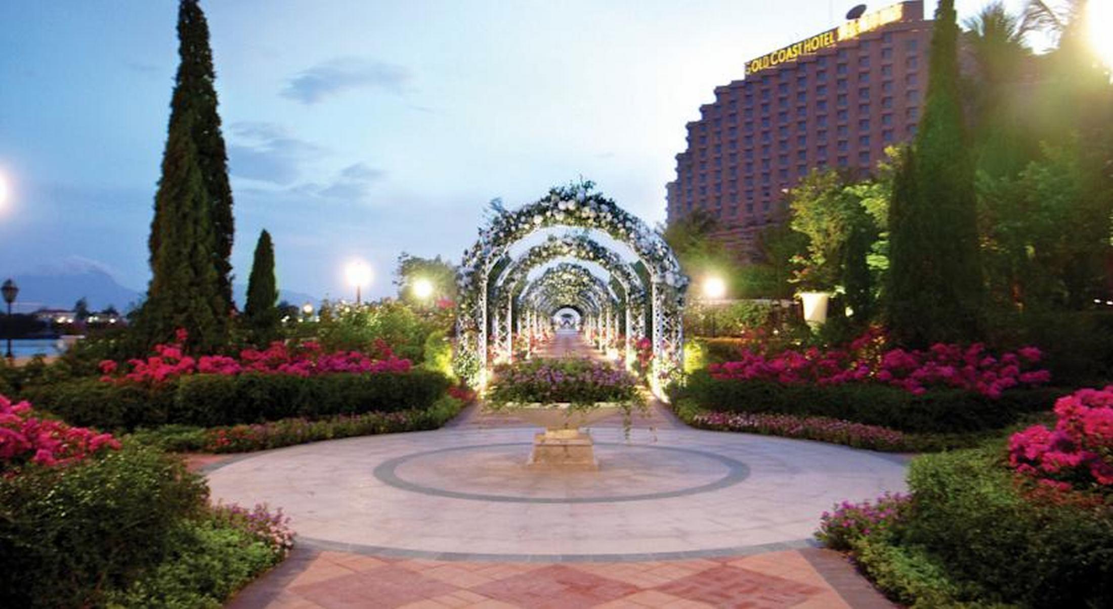 Hong Kong Gold Coast Hotel Kültér fotó Rose Garden