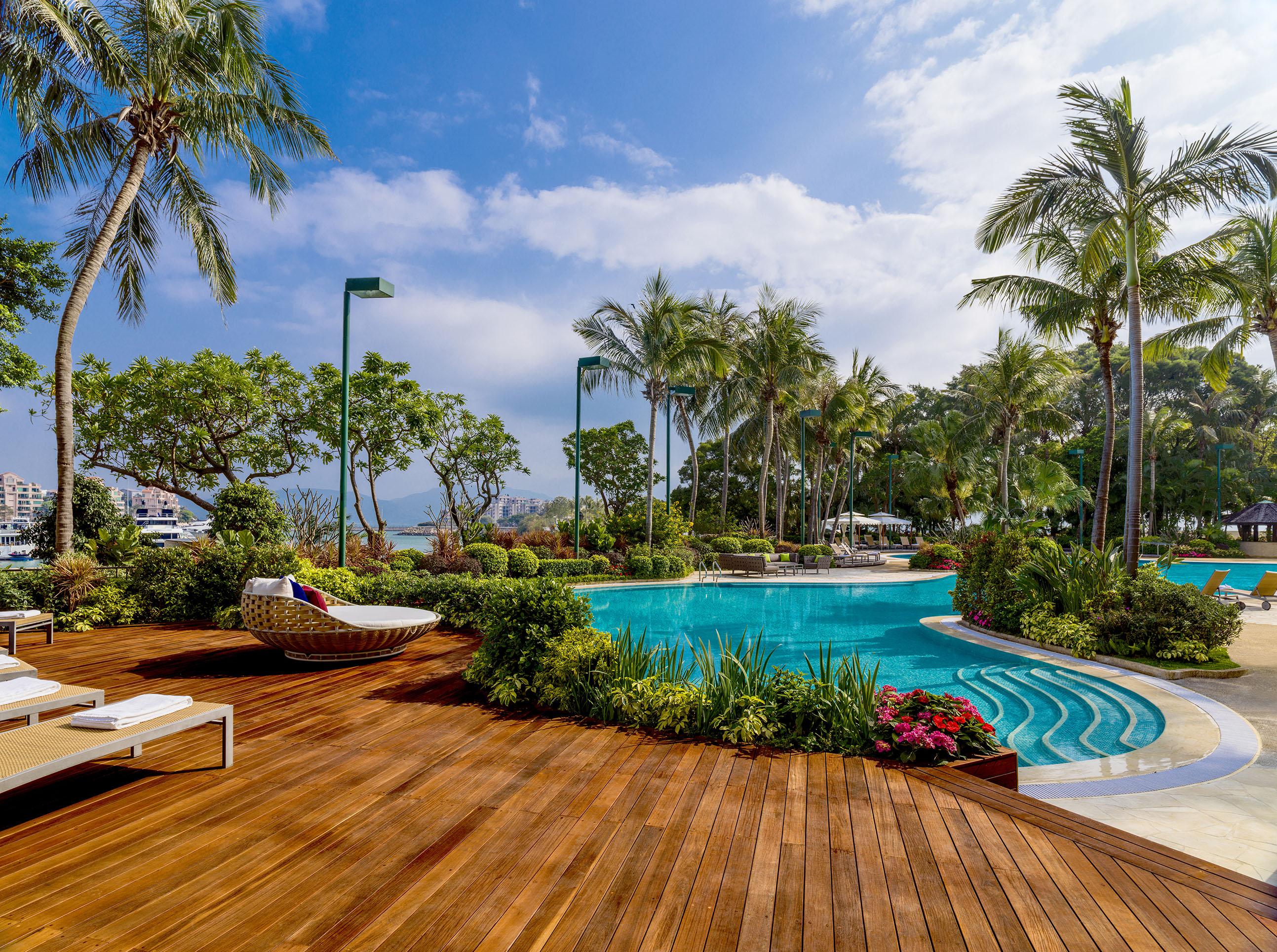 Hong Kong Gold Coast Hotel Kültér fotó The pool at the InterContinental Changi