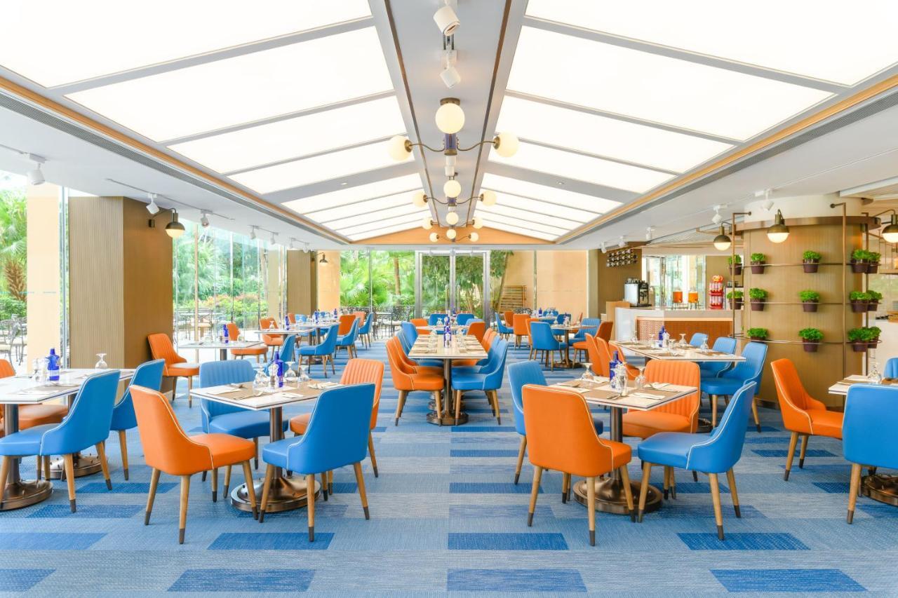 Hong Kong Gold Coast Hotel Kültér fotó The Garden Grill